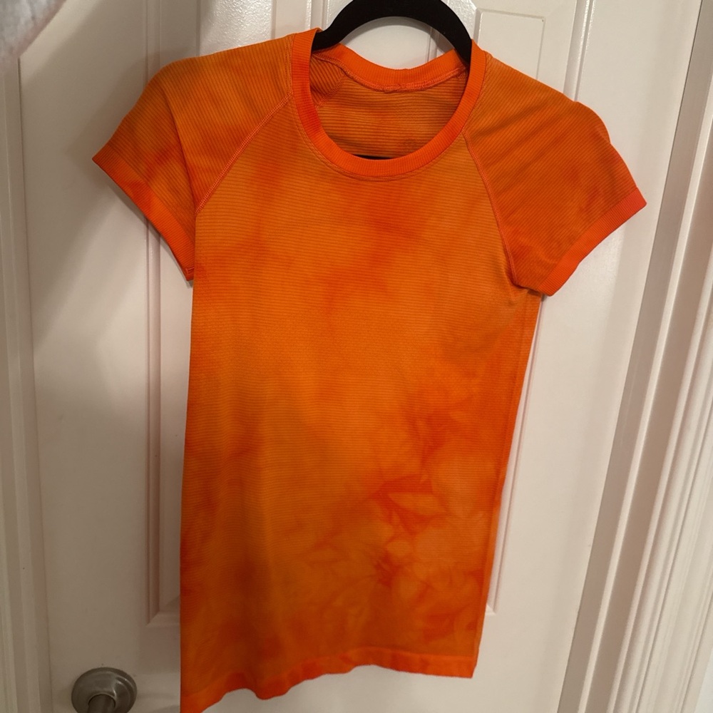 Lululemon Orange Tie-Dye Swiftly Tech T-Shirt Full length Tight fit